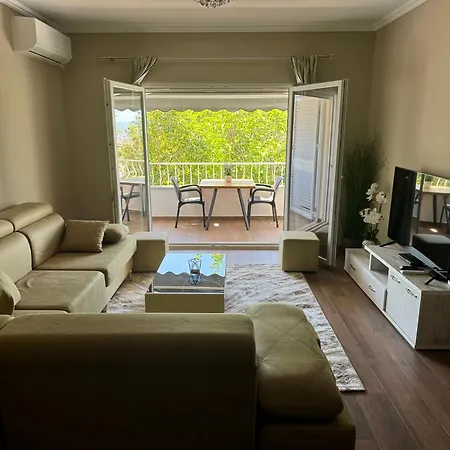 Kisses From アパート *