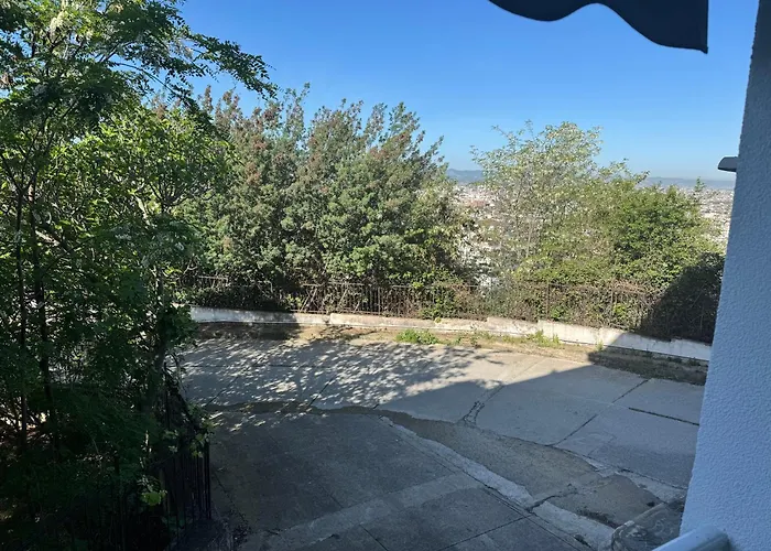 Kisses From 地拉那